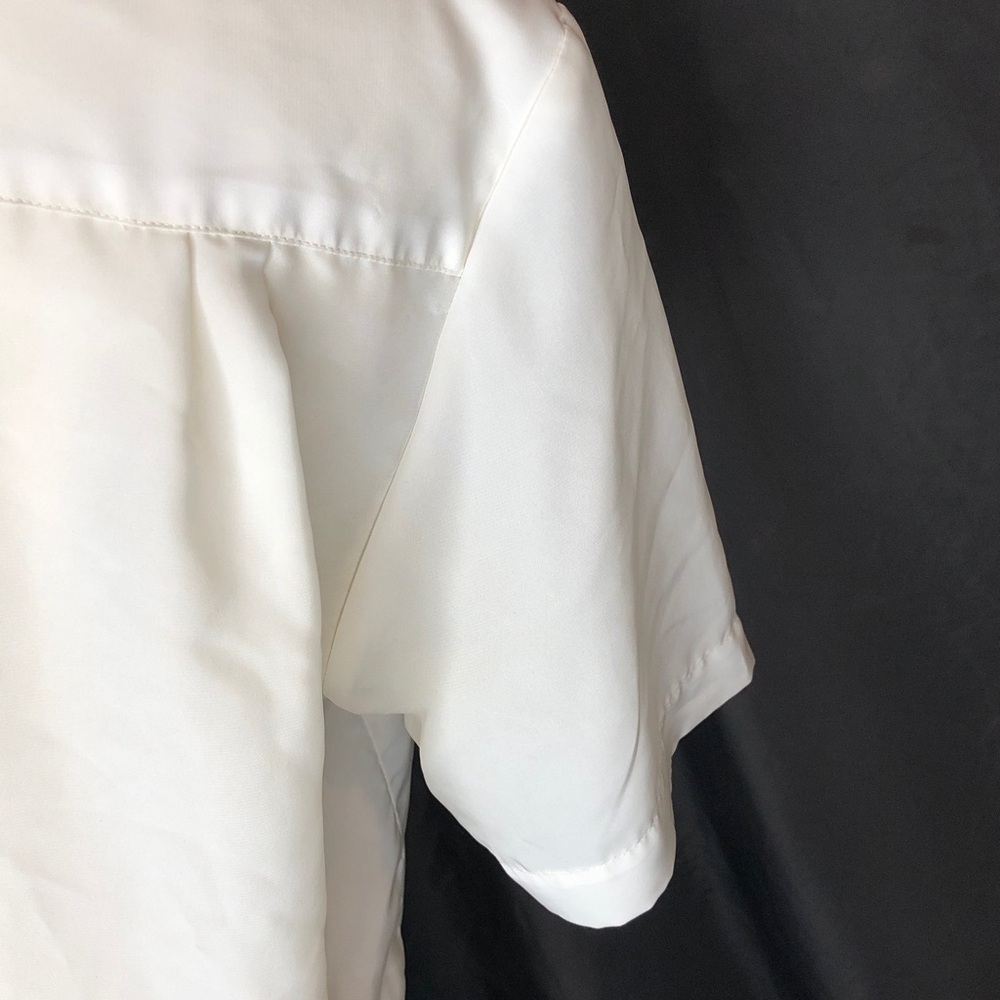 80’s Women’s Short Sleeve Shirt by Lord & Taylor - Picture 10 of 14
